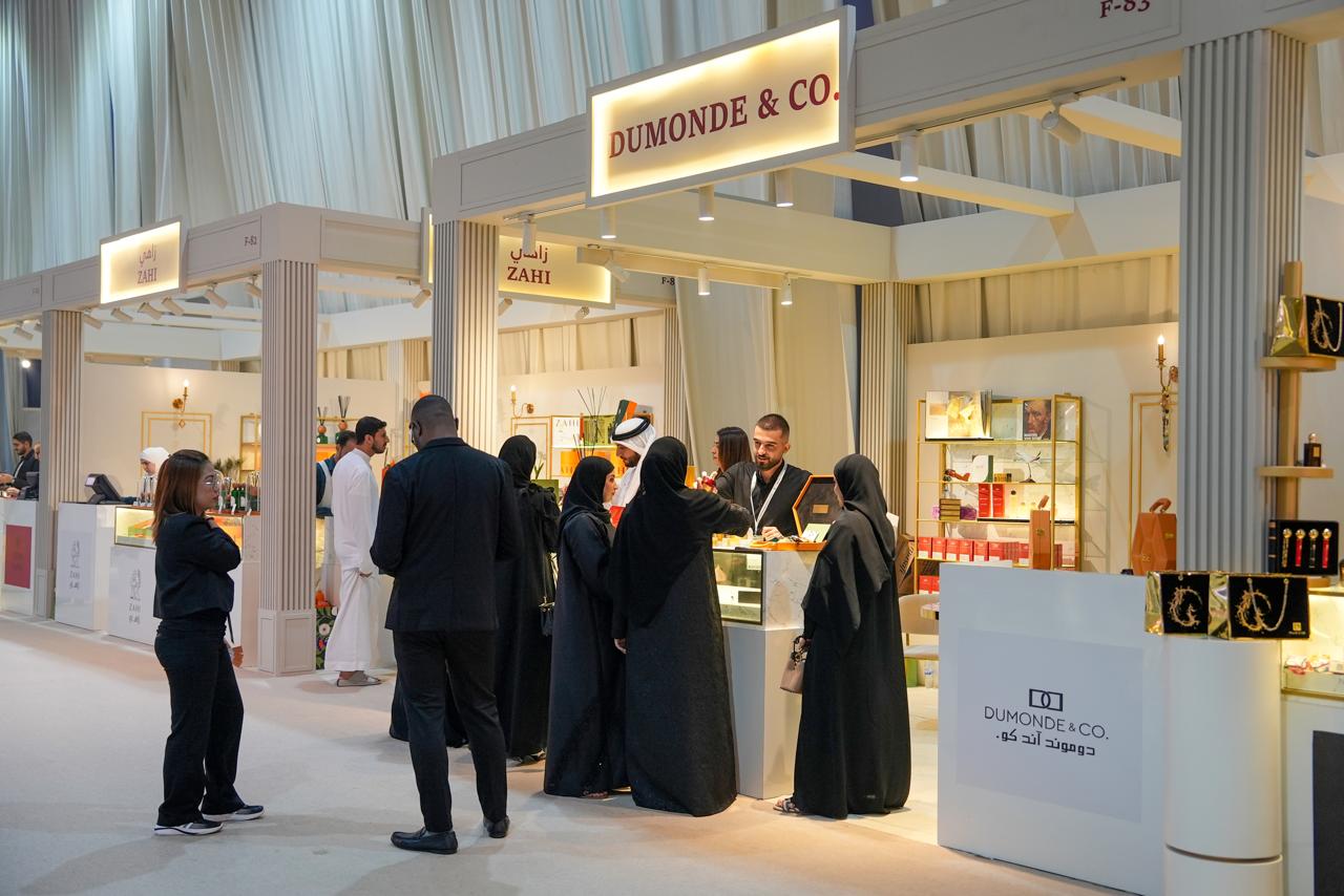 “الإمارات للعطور والعود” يواصل فعالياته في إكسبو الشارقة بعروض حصرية وخصومات كبرى